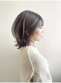 グレーベージュ