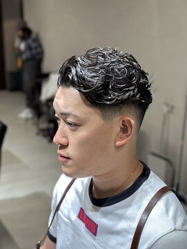 ミオ ベガ(Mio'' VEGA) フェードパーマ