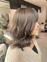 ミディアムレイヤー　巻き髪
