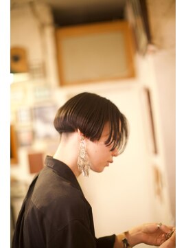 スリースリーナイン ヘアーアンドメイク(339 hair&make) カリアゲにショートボブ