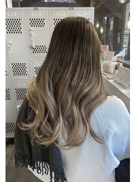 エムプラス 二子玉川(Mplus) ●ハイトーンに飽きてきた方に!まろやかグラデーションカラー●