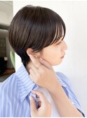 マッシュショート前髪長めハンサムショート黒髪ショート襟足短め