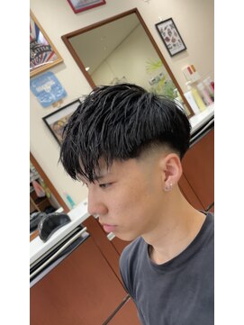 アモーレ スキンフェード、クロップスタイル