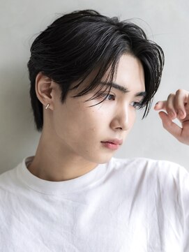 アリエッタ(aRietta) 20代30代40代ニュアンスデザイン刈り上げセンターパート