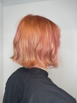 五角髪 ピレンジってオレンジとピンクを混ぜた造語だよ美容師の考えたな