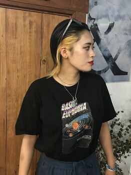 アンドエム(&M)の写真/デザインカラーや白髪染めもちらっと見えるさりげないオシャレヘアに◎ハイライトやインナーカラーが人気☆