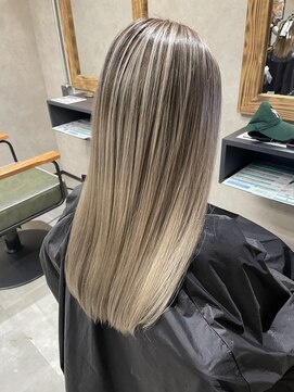 サニー 渋谷(SUNNY) バレイヤージュ、ハイライト、レイヤーロング、グレーベージュ