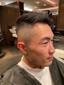 ザ バーバー 虎ノ門ステーションタワー(THE BARBER) 柔らかさのあるフェードスタイル