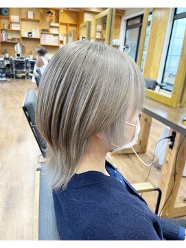 ルッカヘアガーデン バイ ラッシュゴールド(RUCCA HAIR GARDEN by LUSH GOLD) ホワイトインナーウルフ