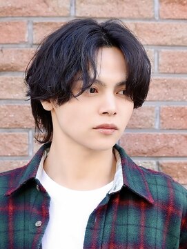 アーリー(Ali'i) ソフトツイストパーマセンターパートウルフパーマ