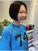 髪質改善　ブルーブラック/前下がりボブ