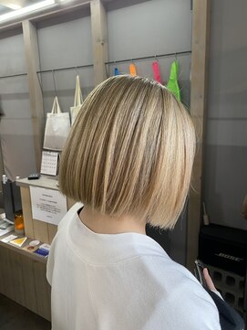 スエシカ(hair&foliage suecica) ブロンドボブ