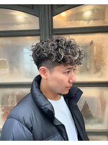 スカイウィズサロンヴィレッジ(Sky with SALON VILLAGE)&nbsp;似合わせカットとデザインパーマで作る外国人風スペインカール