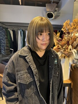 ニュード(niud) オリーブベージュ