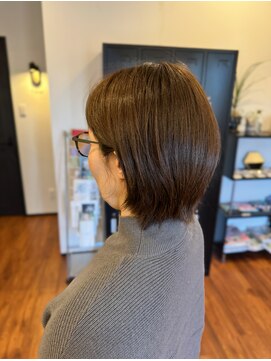 スリーバイザサロン(THREE by the salon) ショートレイヤーボブ