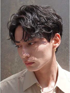 レタッチ バイ フィフス 天神大名(RETOUCH by fifth) 福岡天神ゆるめシャドウパーマメンズマッシュウルフカット緩め