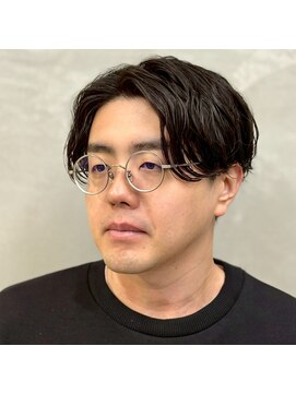 サームマン 人形町(SARM MAN) 眼鏡にも合う◎ニュアンスパーマ×センターパート/メンズカット