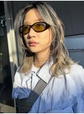 ローライト　バレイヤージュ　ホワイトブロンド　ハッシュカット