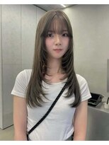 オーセン(Authen.)&nbsp;オリーブベージュ　顔まわりレイヤー