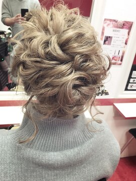 ヘアセットサロン プティ 神戸三宮(petit) ルーズアップスタイル