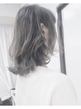 ヘアーアンドアトリエ マール(Hair&Atelier Marl) 【Marlアプリエカラー】ブルージュカラーのふわふわミディ