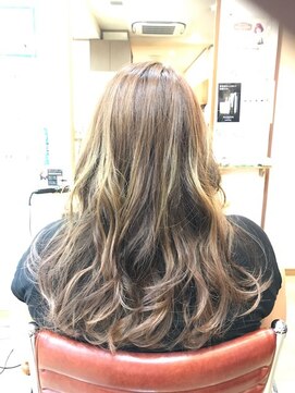 ヘアークラブワイズ(Hair Club Yz) 透明感カラーピンクアッシュの軽ロングスタイル