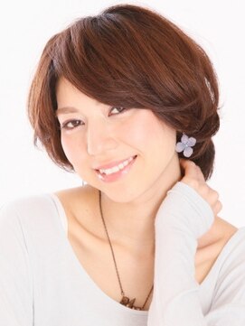 エマージュ 池袋東口店(Emerge) ナチュラルカールミディ×おとな可愛い×ひし形ボブ