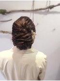 ルーズオールバックシニヨン