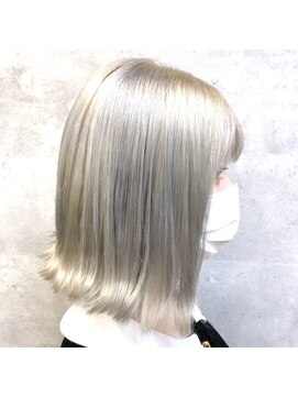 キャラ シャローネ 池袋(Chara Chalone) ホワイトカラー【岸雄一/池袋/池袋】