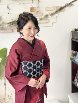 ヘアセットサロンエッジ(Edge) 大人綺麗なお着物で街歩きスタイル