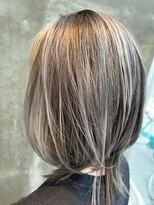 カエルムアヴェダ(CAELUM AVEDA)&nbsp;グレイ系シルバー ☆グラデーション
