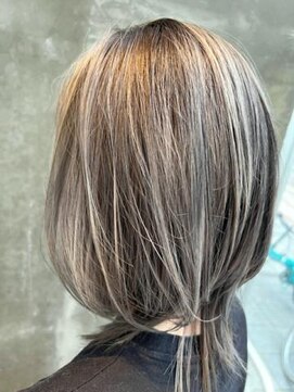 カエルムアヴェダ(CAELUM AVEDA) グレイ系シルバー ☆グラデーション
