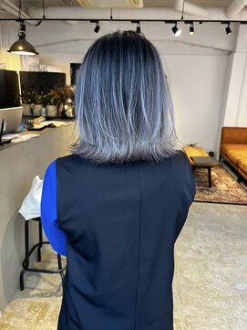 メリー オオサカ(Merly Osaka) 外はねコントラスト バレイヤージュ_smoky white ash_