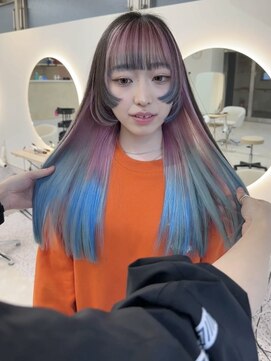 イェッカ パビル(YECCA pabil) アンブレラとピンクからブルーのルーツカラー（ブリーチ2回）