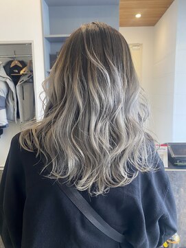 ジゼル 小倉(GiseL) ホワイトグラデ　かじ