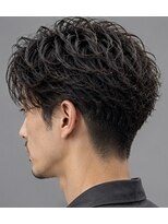 サロンドシロ(salon.de.SHILO)&nbsp;麻布十番/メンズ/ツイストスパイラルパーマ/無造作/刈り上げ