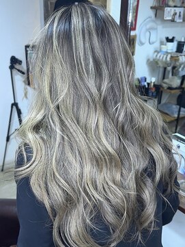 ブレイズヘアー(BLAZEhair) 【人気カラー】ミルクティベージュバレイヤージュ×ブリーチ2回