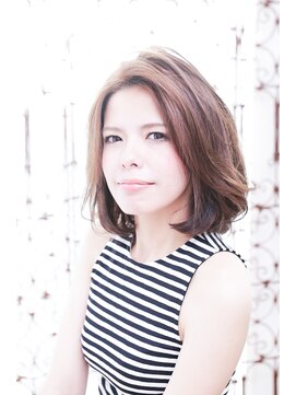 メルクマール(MERKMAL) 大人のアシメなハネ感ボブ