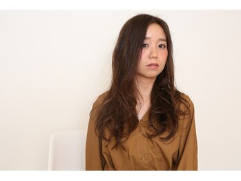 ランプ ヘア メイク(Lamp hair make)の写真/大人可愛い”ゆるふわカール”でつくるラフな質感が人気です☆