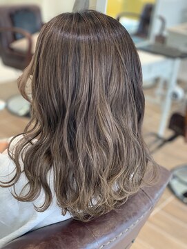 ミリア 茅ヶ崎店(Mirea) イルミナカラー×ハイライト×Aujuaトリートメント