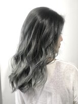 フォーク(FOLK)&nbsp;KASUMI 外国人風グラデーション×シルバーグレー【FOLK 恵比寿】