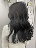 暗髪なのに透明感のあるブルーブラック！