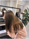 オリーブベージュ