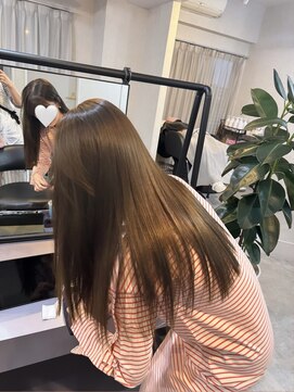 ニィ(2iee.) オリーブベージュ