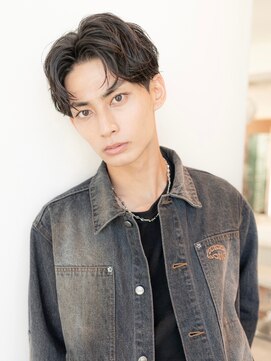 イオ 本厚木(io) アッシュブラックセンターパート束感コンマヘアハイライト