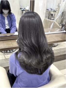 ザック ヴィ(ZACC  vie) レイヤーカット/セミロング/艶カラー/学割U24