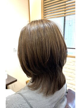 ヘアー グリーン(hair green) ミディアムくびれレイヤー