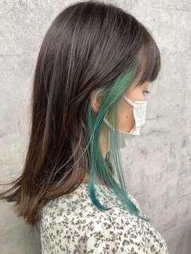 デューヘアー(due hair) アクセントにイヤリングカラー