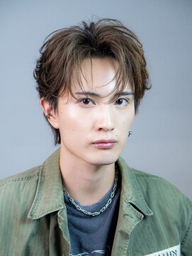 オーシャントーキョーオーバー 渋谷(OCEAN TOKYO OVER) 韓国ヘアカルマパーマコンマバングセンターパートワックスなし