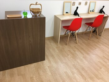 ヘアカラー専門店 りんごの写真/安いだけじゃなく、技術・接客・商材は美容室と同じ！気になる白髪だからこそ、定期的に通いやすい価格で☆